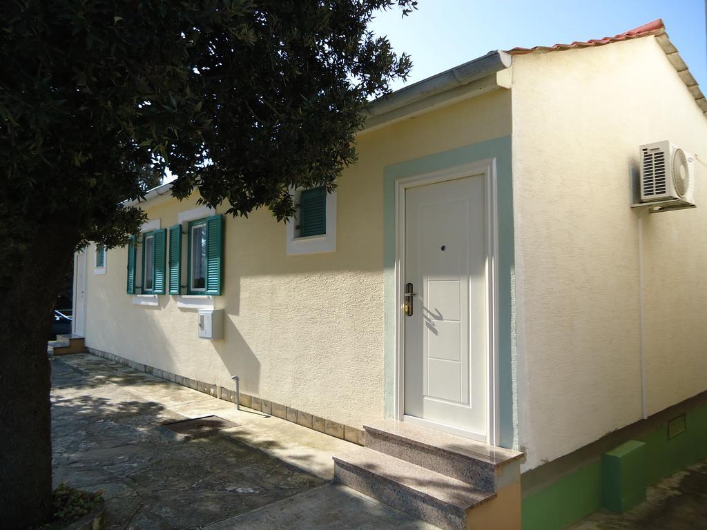 Apartments Antonija Punta Skala Next To Falkensteiner Resort Petrcane Eksteriør billede