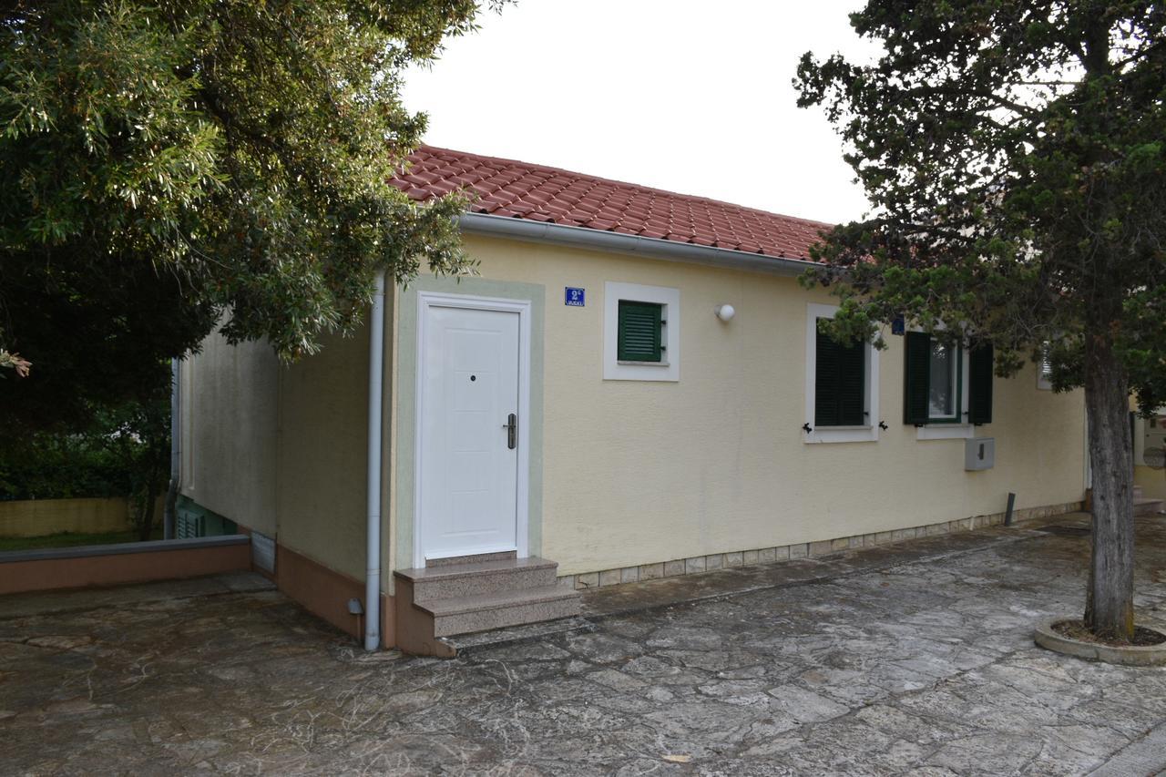 Apartments Antonija Punta Skala Next To Falkensteiner Resort Petrcane Eksteriør billede